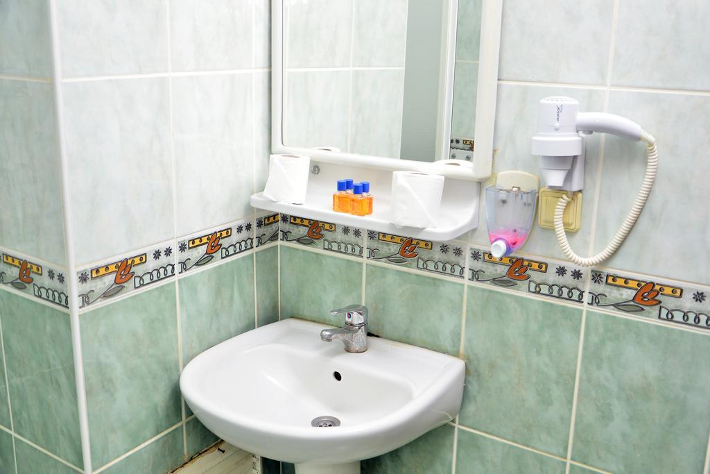 Cekmen Hotel Кемер Стая снимка